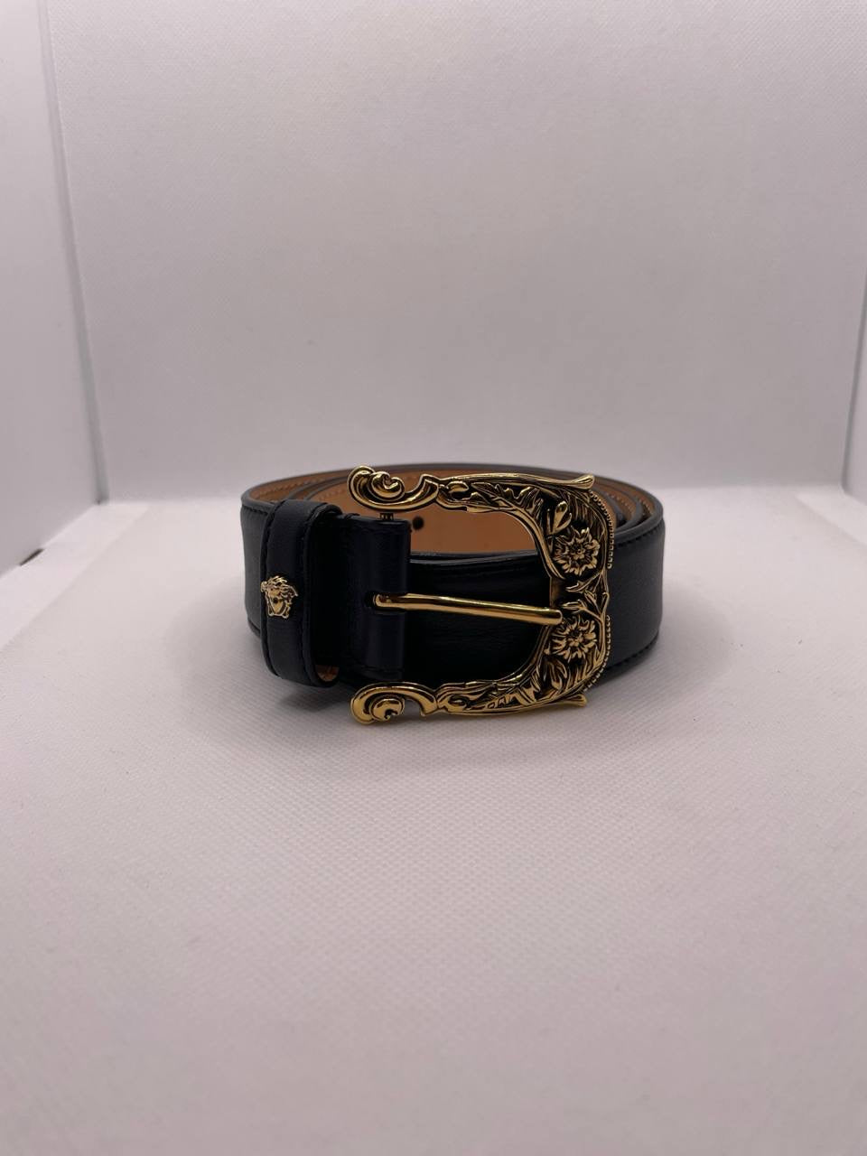 Cintura Versace nera dettagli oro