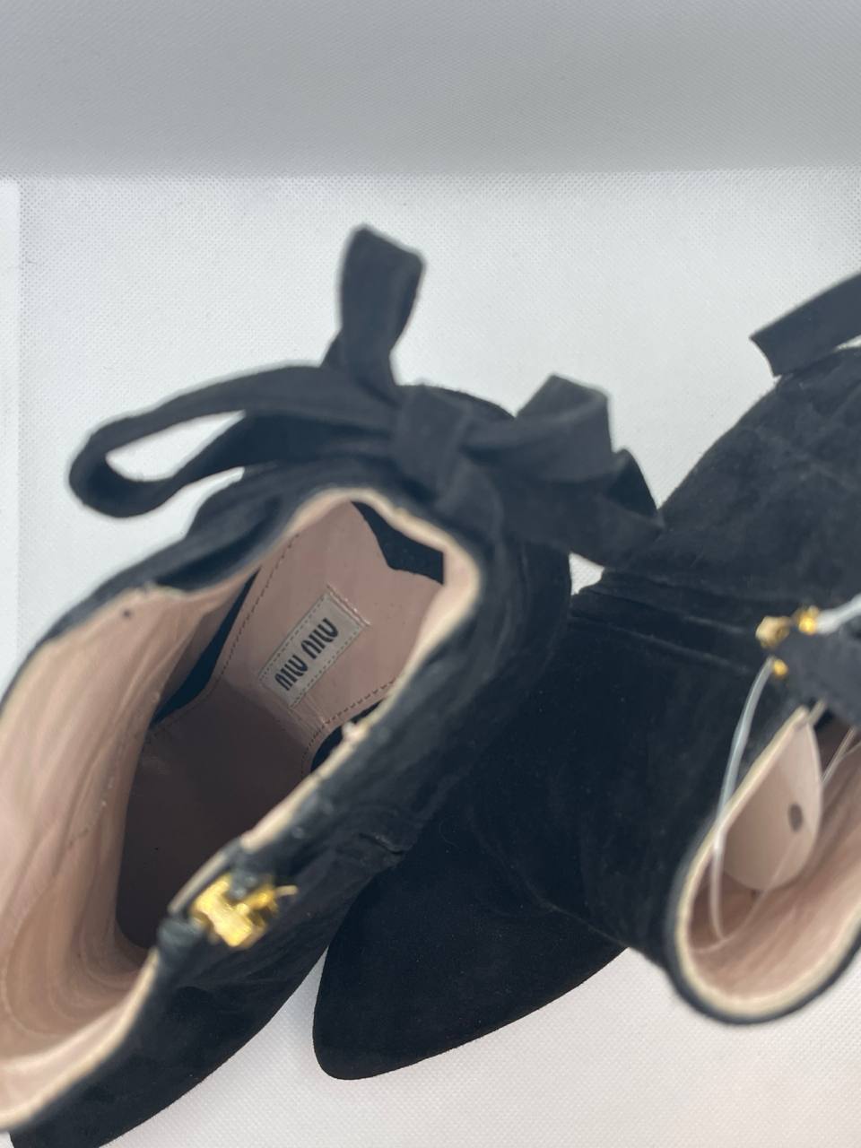 StivaliTronchetto suede Miu Miu