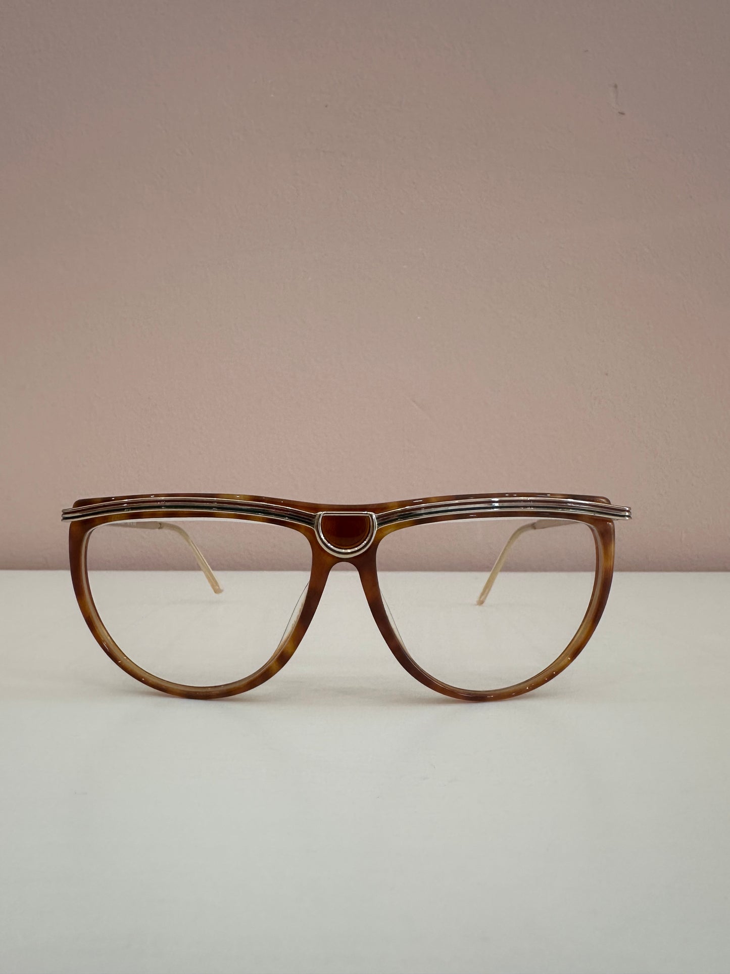 Occhiali Gucci vintage tartarugati, aste oro motivo web