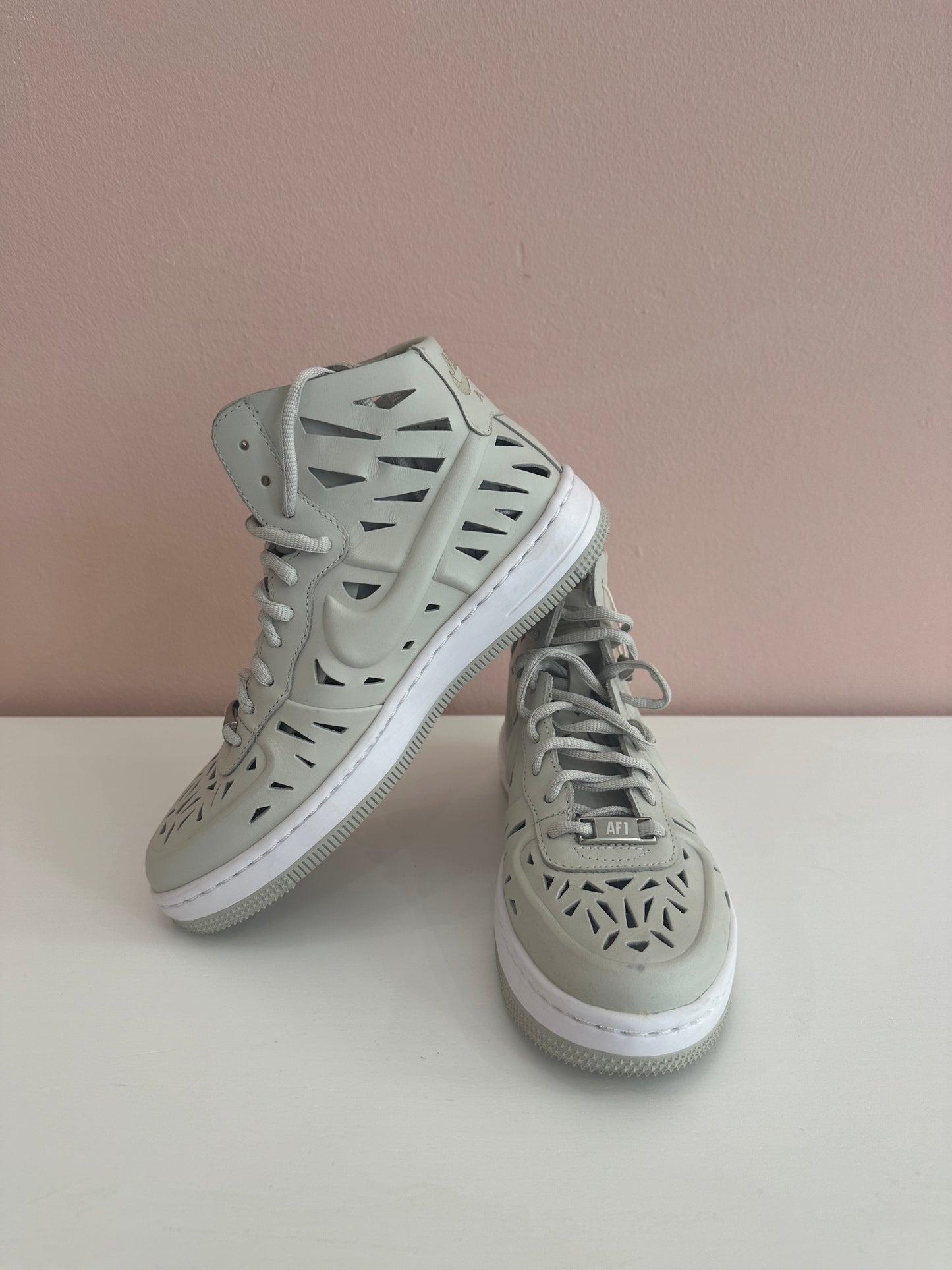 Nike air force mid Jolie cut out