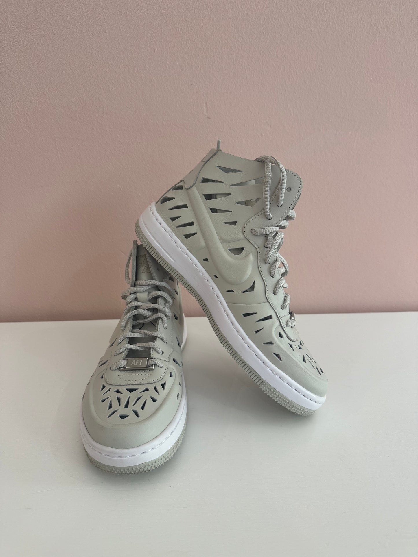 Nike air force mid Jolie cut out